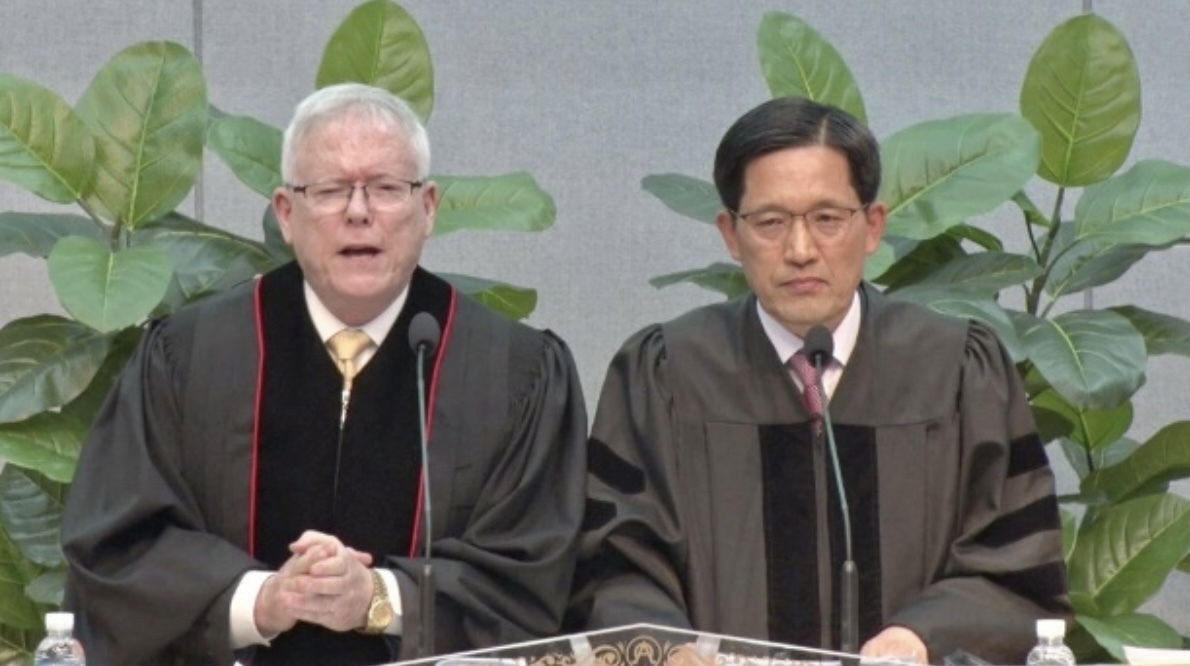 Pastor Scott and Dr Dae Sik Yang